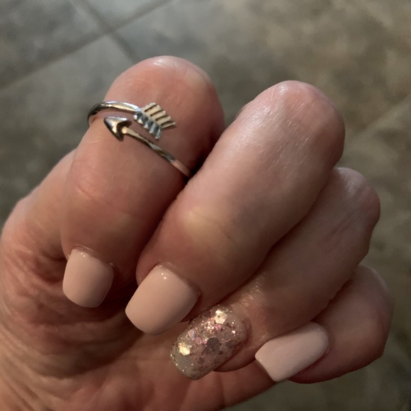 Adjustable sterling silver arrow ring - Picture 4 of 5